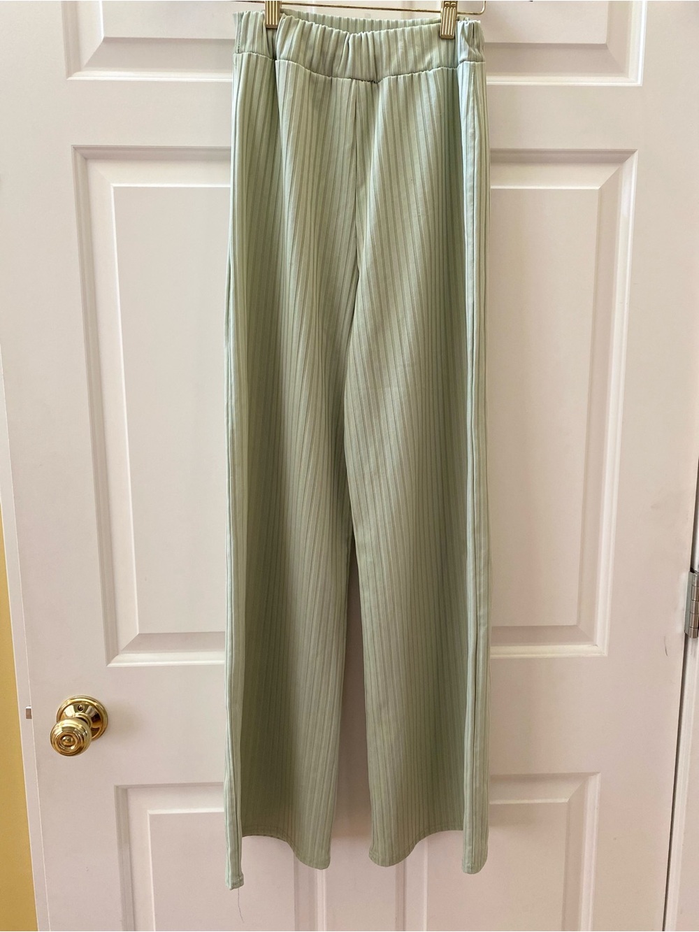 Nasty Gal Pants Lightweight Stretchy Casual Everyday Pants Size 6 Sage Green